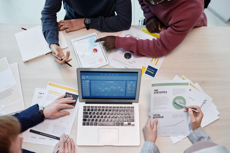 How AI Enterprise Search Helps Content Teams Create Better Content Faster